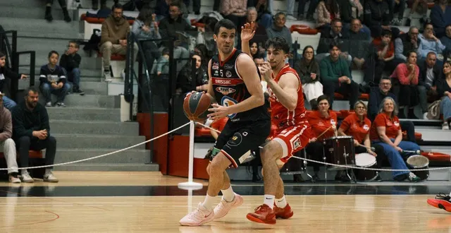 photo  matthieu nauleau durant la rencontre face à auch, samedi 28 mars au marin.  &copy;  co 