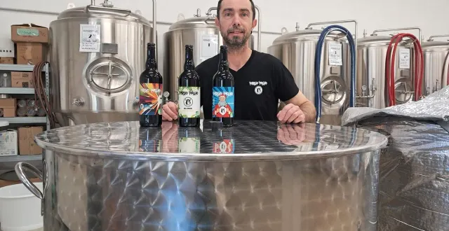 photo  nicolas lebreton dans son atelier de bières artisanales  &copy;  le maine libre 