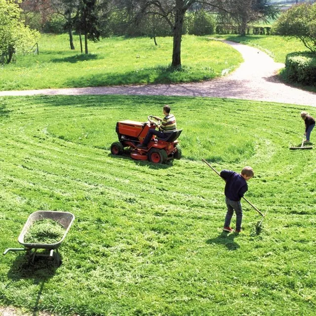 Tant que le microtracteur n’emprunte pas la voie publique, son propriétaire n’a pas besoin d’assurance spécifique VTM. AFP photo tant que le microtracteur n’emprunte pas la voie publique, son propriétaire n’a pas besoin d’assurance spécifique vtm. © afp