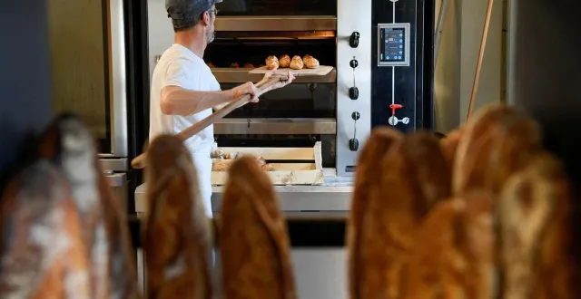 photo  la proposition de loi du député jean-marie fiévet concerne, a priori, uniquement les artisans boulangers. mais une partie de la profession redoute qu’elle finisse par s’appliquer aux terminaux de cuisson.  &copy;  archives co-laurent combet 