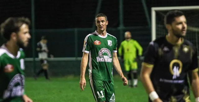 photo  julien aubineau a ouvert le score en faveur de terves, ce dimanche 29 mars 2026, mais les chamois niortais st-flo ont su recoller (1-1).  &copy;  archives co - jordan magneron 
