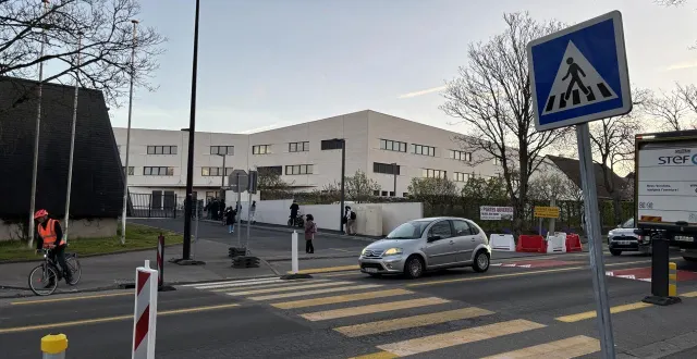 photo  ce sont 10 000 véhicules environ qui empruntent l’avenue de koutiala chaque jour à alençon.  &copy;  ouest-france 