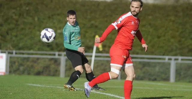 photo  l’ol niort saint-liguaire de florian canitrot, ici le 26 octobre 2025, a décroché une précieuse égalisation tardive à nueillaubiers, ce dimanche 29 mars 2026.  &copy;  archives co - christophe bernard 