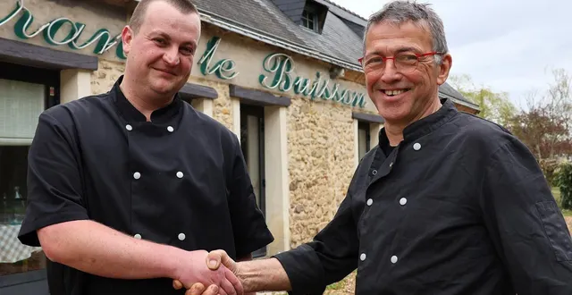 photo  julien fourrier succède à claude besnier à la tête du restaurant le buisson, à noyen-sur-sarthe.  &copy;  ouest-france 
