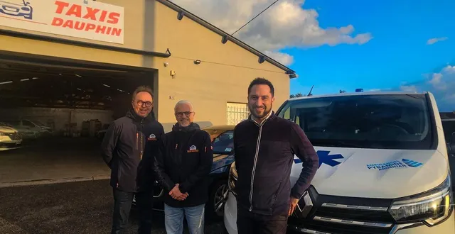 photo  de gauche à droite : cédric collet et dominique allix (taxis dauphin) et anthony agostini (ambulances pyramide).  &copy;  ouest-france 