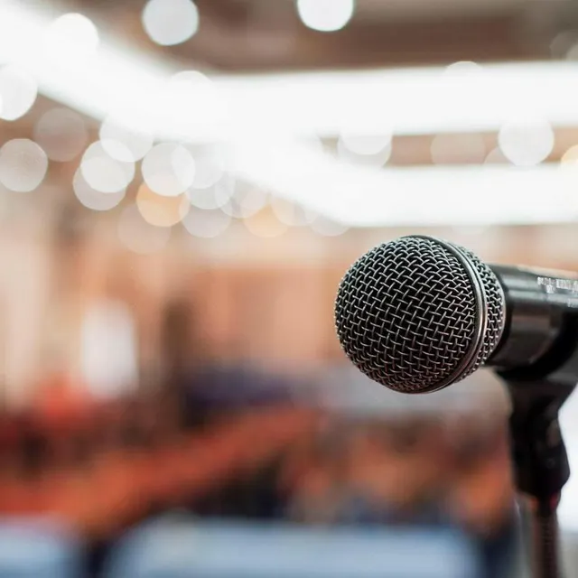 Trois groupes vont s’affronter sur la scène du Chabada à Angers pour la grande finale de l’Open Mic tour. Getty Images/iStockphoto photo trois groupes vont s’affronter sur la scène du chabada à angers pour la grande finale de l’open mic tour. © getty images/istockphoto