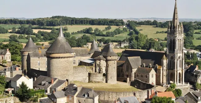 photo  forteresse médiévale, demeure de plaisance, école : le château de sillé-le-guillaume a eu plusieurs vies.  &copy;  ouest france 