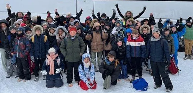 photo  les élèves de l’école saint-louis ont ramené plein de beaux souvenirs de leur séjour à la bourboule, en partie sous la neige.  &copy;  école saint-louis 