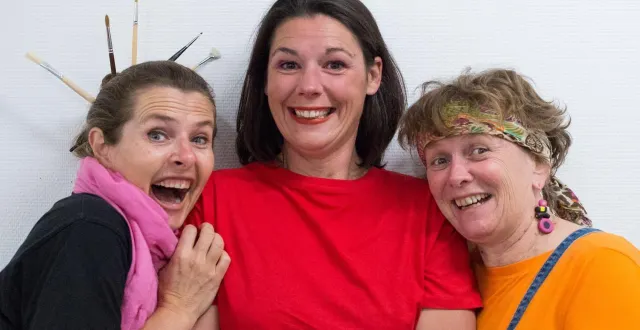 photo  les comédiennes de la compagnie sépafo.  &copy;  sébastien danibert 