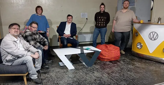 photo  jean-louis, bruno, maryline, matthieu, élise et clément, les zazous de pincés de scène en répétition.  &copy;  co. 