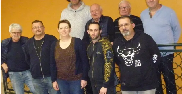 photo  l’équipe dirigeante du point du jour, autour du président stéphane neau.  &copy;  co 