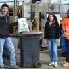 photo sur le site de la plateforme de compostage à écouflant, de gauche à droite : adrien lanté, cofondateur des alchimistes, blandine copie et hugo veidie, respectivement responsable prévention des déchets et animateur des 3rd’anjou.