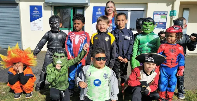 photo  les jeunes joueurs, encadrés par morgane rebillard,  ont joué lessuper-héros au stade delaune.  &copy;  le maine libre 