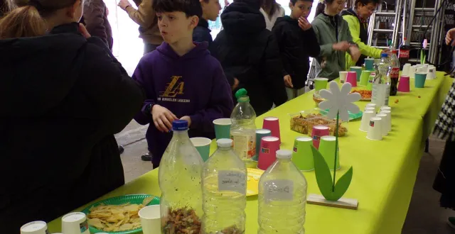 photo  les mégots (au premier plan) font partie des nombreux déchets ramassés.  &copy;  le maine libre 