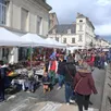 photo la traditionnelle braderie de la foire de pâques à baugé.
