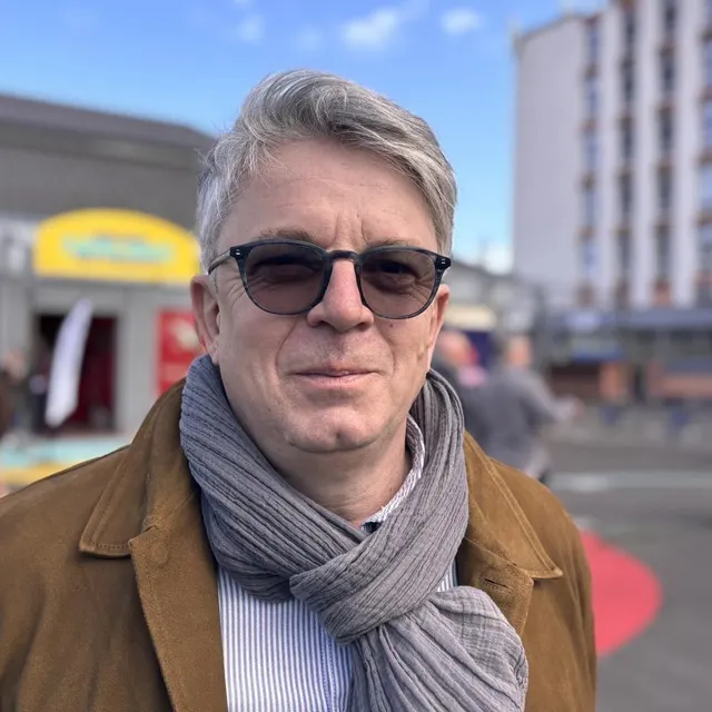 photo dominique gaumé, directeur de la mission locale de l’agglomération mancelle, qui organise le forum atout jeunes, place des sablons.  ©  ouest-france