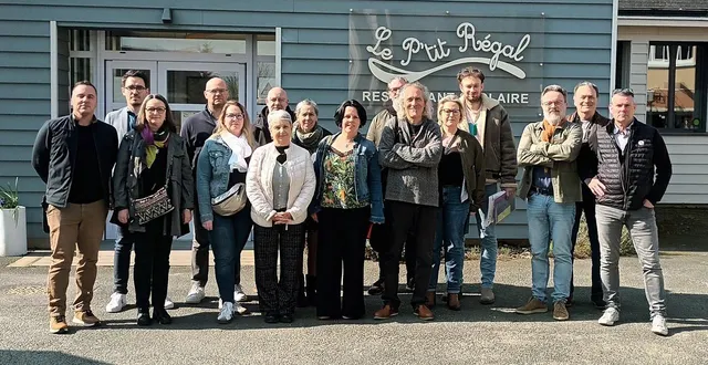 photo  le nouveau conseil municipal de saint-ouen-en-belin.  &copy;  daniel gautelier 