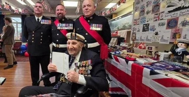 photo  doug shelley, lors de son centième anniversaire.  &copy;  royal navy association 