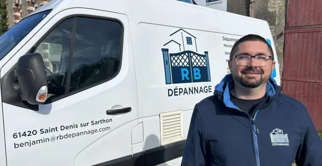 photo  benjamin roger devant le fourgon de sa nouvelle société.  &copy;  ouest-france 