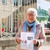photo martine kern-camillerapp devant la salle du cloître à mamers, qui accueillera la conférence organisée par le rotary club.