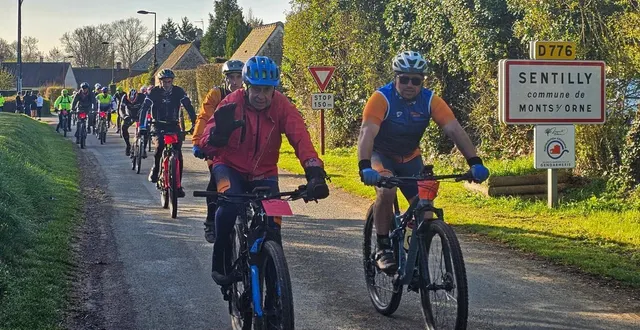 photo  les vététistes quittent la commune déléguée de sentilly, commune de départ et d’arrivée de la montoise.  &copy;  ouest-france 