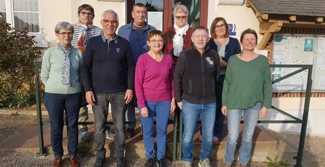 photo  annie jumert (au centre) repart pour un nouveau mandat.  &copy;  le maine libre 