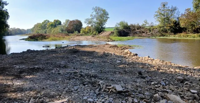 photo  l’agglo de saumur a engagé des travaux pour améliorer le fonctionnement écologique du thouet.  &copy;  document remis 