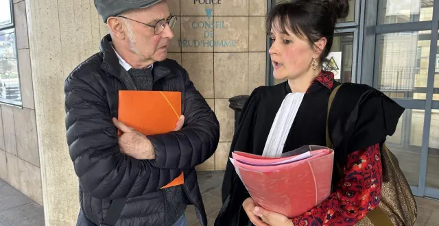 photo  le mans, mardi 31 mars 2026. dominique chaperon, ici devant le tribunal au côté de son avocate leslie perez, a été reconnu coupable sans toutefois écoper d’une peine.  &copy;  le maine libre 