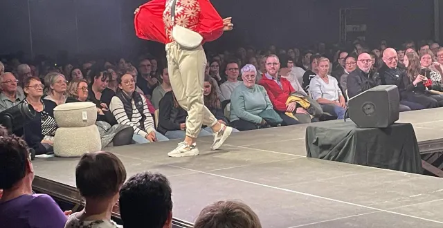 photo  le défilé de mode de jeanne d’arc et de la fcai (ici l’édition 2024) se tiendra dans le hall du champ de foire.  &copy;  archives ouest-france 