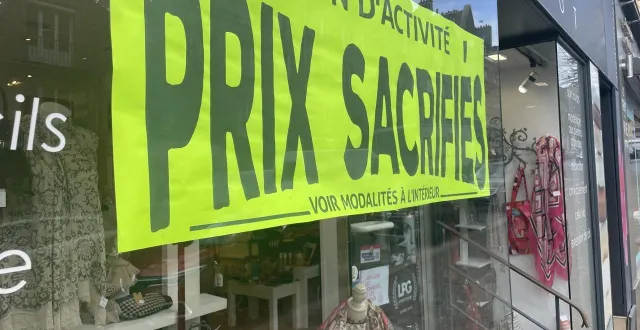 photo  l’institut catherine, dans la rue du 6-juin, à flers (orne), est un commerce historique du centre-ville.  &copy;  ouest-france 