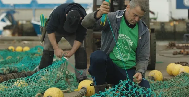 photo  frédéric barbary, à quai au guilvinec (ramendage).  &copy;  l’imprévisible 