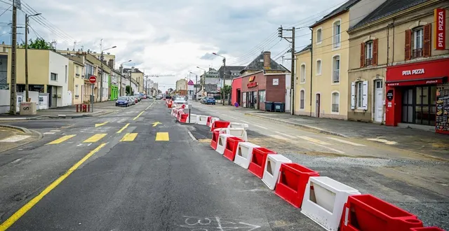 photo  l’avenue félix-geneslay est en chantier sur la quasi-totalité de sa longueur.  &copy;  archives le maine libre - yvon loué 