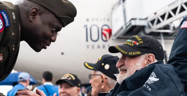 photo  l’an dernier, vingt-quatre vétérans américains de la seconde guerre mondiale avaient atterri en normandie, à l’aéroport de deauville (calvados), pour célébrer le 81e anniversaire du d-day.  &copy;  archives jeanne gobin, ouest-france 