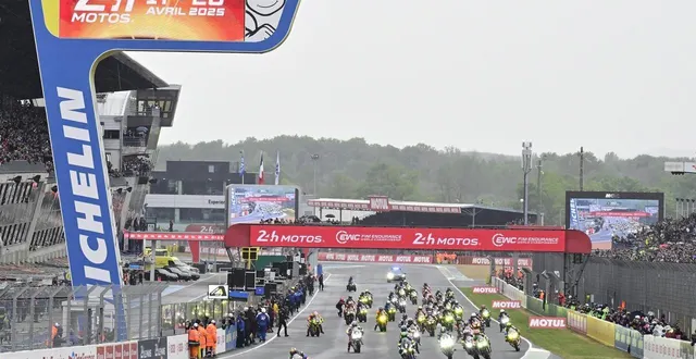 photo  lors de la 48e édition des 24 heures motos, en avril 2025.  &copy;  vincent michel / ouest-france 