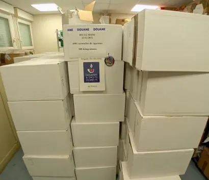 En décembre 2025, près d’une tonne de cigarettes de contrebande a été saisie par la brigade du Mans dans un camion sur l’A11. Douanes des Pays de la Loire photo en décembre 2025, près d’une tonne de cigarettes de contrebande a été saisie par la brigade du mans dans un camion sur l’a11. © douanes des pays de la loire