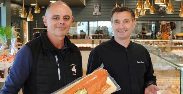 photo  rodolphe belghazi et cédric yver ont collaboré pour mettre sur pied un poisson d’avril, ce mercredi 1er avril 2026.  &copy;  camille pillais 