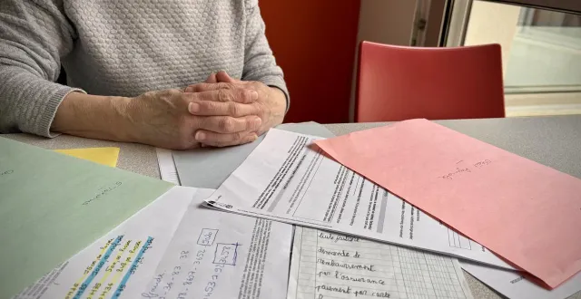 photo  alors que ses parents se sont fait escroquer plusieurs milliers d’euros par de faux artisans, véronique poissonnet souhaite alerter pour éviter que d’autres personnes ne subissent le même sort.  &copy;  ouest-france 