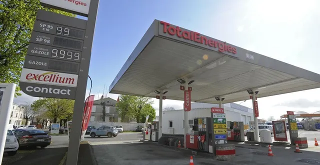 photo  la station totalenergies de l’avenue de paris à niort (deux-sèvres) n’a pas pu ouvrir ses portes ce mercredi 1er avril 2026. les conducteurs ont vidé toutes les cuves et total n’a pas pu les remplir.  &copy;  christophe bernard 