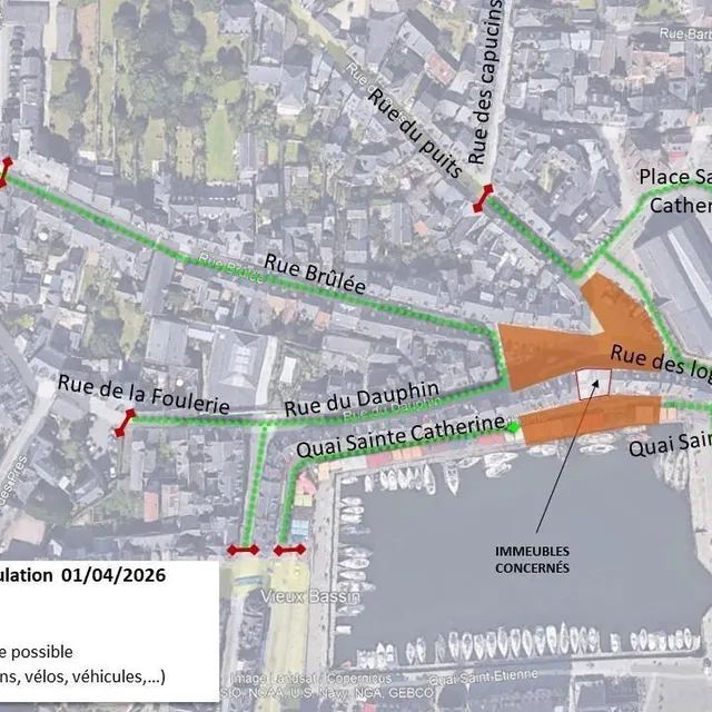 photo une partie du quai sainte-catherine et les rues adjacentes sont fermées à la circulation  ©  ville de honfleur