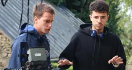 actu cin&eacute;ma  le réalisateur du film « les neiges de grenade », simon helloco (à droite), est originaire de plouguenast. 