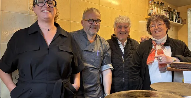 photo  myriam hamidi, christophe coumoul, hubert ferchaud et marlène ferchaud : deux générations à la tête de la crêperie aux dix écus à cholet (maine-et-loire).  &copy;  ouest-france 