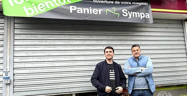 photo  jean-marc pélissier (à gauche), patron de la supérette panier sympa, à feneu, aux côtés de bruno dareau qui va tenir le rayon boucherie.  &copy;  ouest-france. 