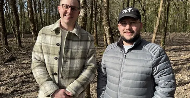 photo  maximilien michel et steven da silva sur le futur terrain de paintball de la chapelle-d’aligné, près de la flèche (sarthe), qui doit ouvrir le samedi 23 mai 2026.  &copy;  ouest-france 