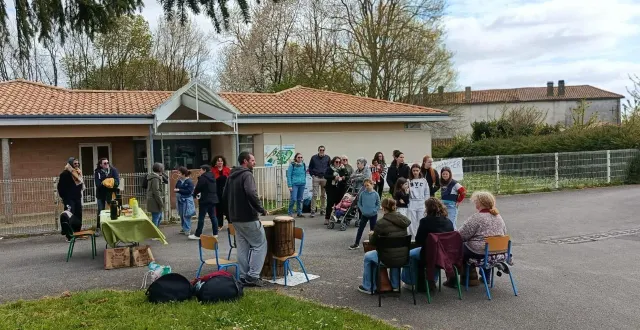 photo  l’école de saint-léger-de-la-martinière devrait conserver sa classe.  &copy;  co 