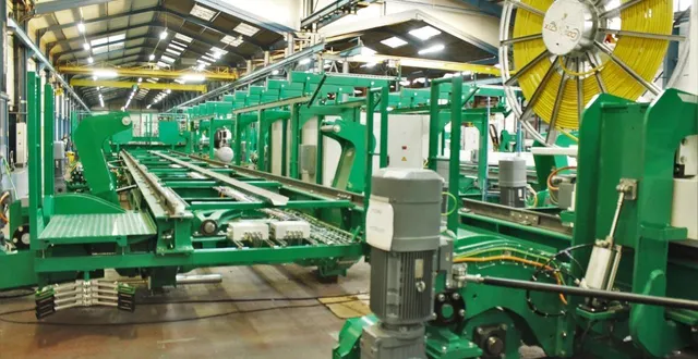 photo  au pin-en-mauges (beaupréau-en-mauges), 36 emplois sur 50 vont être supprimés chez alfi-fimec dans le cadre de la reprise par l’entreprise cleia.  &copy;  archives co - alexandre blaise 